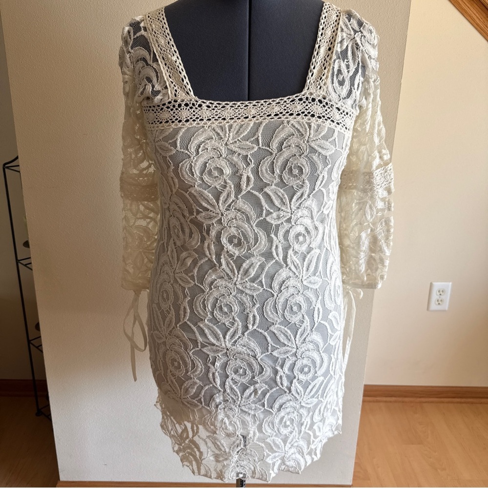 NEW Solitaire by Ravi Khosla Women’s Cream Lace Crochet Boho Mini Dress, Size S